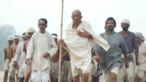 Gandhi Godse Ek Yudh explores the bitter tussle between the two sharply divergent ideologies that Mahatma Gandhi and Nathuram Godse represent as it does to a war to uphold the truth in a fact-free world overrun by divisive forces.