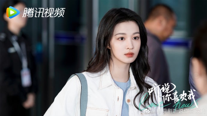 Known for his superb medical skills, Ning Zhiqian (Peng Guanying) proactively takes new doctor Ruan Liuzheng (Wang Churan) under his wing with the intention of making up for the pain he's caused her during their marriage. 